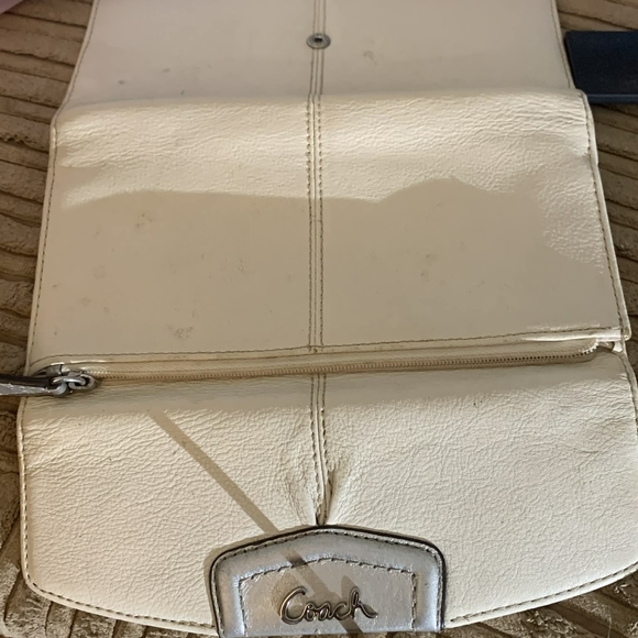 Coach Cream and Gray Leather Wallet - Picture 4 of 4